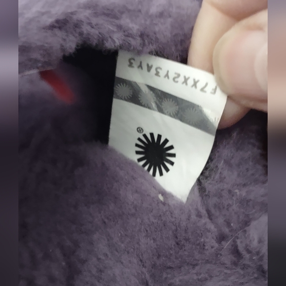 UGG Violet Bloom Fuzz Yeah Slide SLIPPER Sz 8 Adjustable To  Larger Sz Hard Sole - Picture 7 of 15